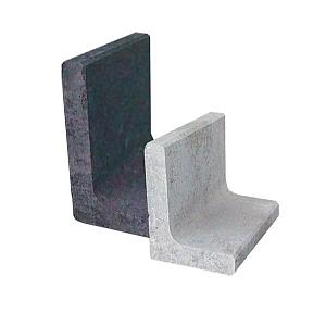 <p>L-elementen, ook wel bekend als betonnen keerwanden of hoekelementen, zijn dé oplossing voor het creëren van hoogteverschillen, strakke borders, traptreden, zitmuren of het ondersteunen van grond. Dankzij hun karakteristieke L-vorm bieden ze maximale stabiliteit en zijn ze eenvoudig te plaatsen – zowel in particuliere tuinen als in openbare ruimtes.</p>