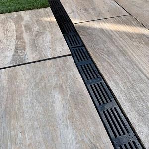 <p>Een goede afwatering en drainage zijn cruciaal voor het behoud van een stabiele en duurzame bestrating. Bij Veti vind je diverse producten om waterafvoer in je tuin en op je terras te regelen. </p>
