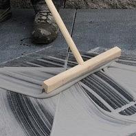 <p>Om je bestrating stevig en langdurig te bevestigen, bieden wij de beste lijm en voegmiddelen. Of je nu tegels, natuurstenen of betonplaten legt, wij hebben de juiste producten voor een professionele afwerking. </p>