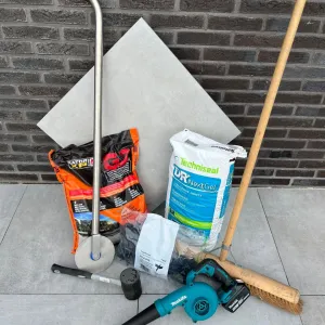 <p>Voor de afwerking en het onderhoud van je tuin zijn er heel wat accessoires die het werk makkelijker maken en je tuin er netjes doen uitzien. </p>