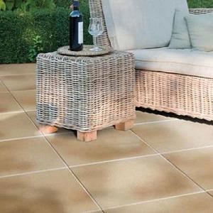 <p>Outlet Tegels & Actie-aanbiedingen</p>
<p>Op zoek naar kwalitatieve tegels voor een scherpe prijs? Onze outlet tegels zijn precies wat je nodig hebt! Profiteer nu van mooie kortingen op restpartijen, showroommodellen en actieproducten.</p>
<p><strong>Waarom kiezen voor onze outlet tegels?</strong></p>
<ul>
	<li>
	<p><strong>Topkwaliteit voor minder:</strong> Outlet betekent niet minder kwaliteit, maar wel een lagere prijs. Perfect als je slim wilt besparen zonder in te leveren op duurzaamheid en uitstraling.</p>
	</li>
	<li>
	<p><strong>Ruime keuze:</strong> Van vloertegels tot wandtegels, keramiek, natuursteen en meer. In onze outlet vind je diverse stijlen en formaten.</p>
	</li>
	<li>
	<p><strong>Unieke kansen:</strong> Sommige tegels zijn speciaal afgeprijsd vanwege lichte beschadigingen, overproductie of als showroomexemplaar. Ideaal voor een budgetvriendelijk project.</p>
	</li>
	<li>
	<p><strong>Snel beschikbaar:</strong> Outlet tegels zijn vaak direct uit voorraad leverbaar, zodat je snel aan de slag kunt.</p>
	</li>
</ul>
<p>Bekijk snel onze actuele acties en sla je slag! Op = op.</p>
