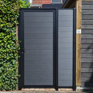 <p>Op zoek naar een tuinpoort die lang meegaat en weinig onderhoud vraagt? Onze composiet tuinpoorten bieden de perfecte combinatie van moderne uitstraling en gebruiksgemak. Geniet van de natuurlijke look van hout zonder de nadelen ervan.</p>
<p>Maak je tuin compleet met een stijlvolle en duurzame composiet tuinpoort. Bekijk ons assortiment of vraag advies aan!</p>