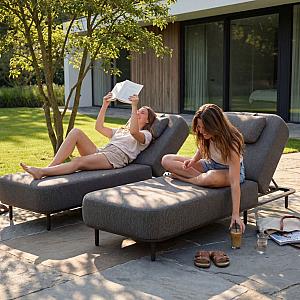 <p>Met een comfortabel ligbed geniet je optimaal van zonnige dagen in je tuin, op het terras of bij het zwembad. Of je nu wilt zonnen, een boek wilt lezen of gewoon heerlijk wilt ontspannen: een ligbed zorgt voor luxe en comfort in jouw buitenruimte. Moderne ligbedden zijn verkrijgbaar in verschillende stijlen, materialen en formaten &ndash; van verstelbare aluminium ligbedden tot luxe houten daybeds.</p>
