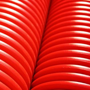 dyka rol kabelbesch. bs 110mm rood per m1