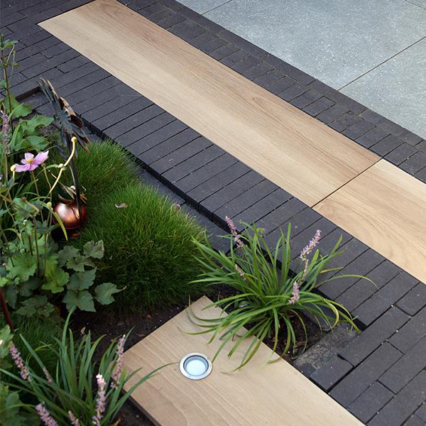 Island.XG.107 - WF 20x4,8x6 cm - zwart gemêleerd - bezand getr.