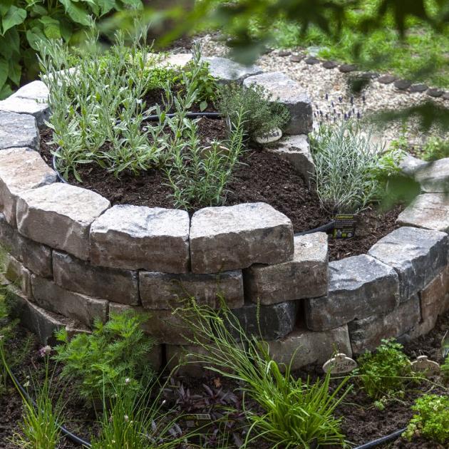 Muurblok - Alp.X.8106 - 17/24x15x10 cm - bruin - oranje   gemêleerd