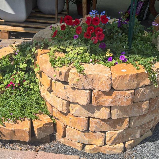 Muurblok - Alp.X.8108 - 17/24x15x10 cm - licht geel gemêleerd